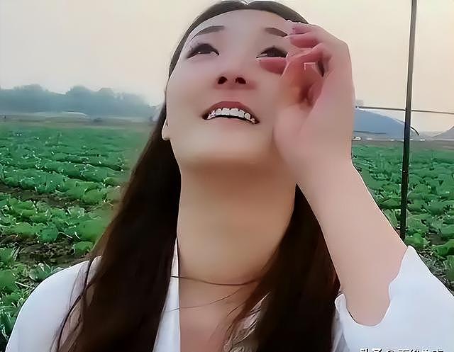 陈亚男苦苦维持的体面,被大衣哥一语戳破,原来我们都被骗了? - 12
