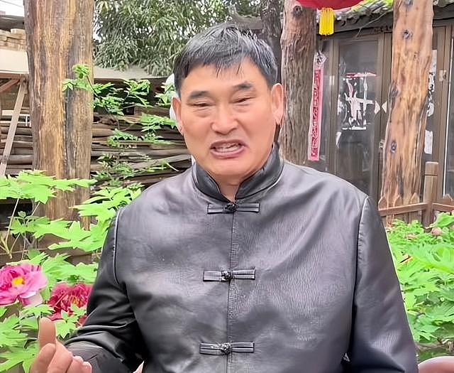 陈亚男苦苦维持的体面,被大衣哥一语戳破,原来我们都被骗了? - 31