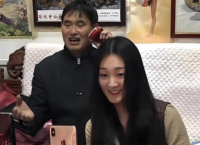 陈亚男苦苦维持的体面,被大衣哥一语戳破,原来我们都被骗了? - 34