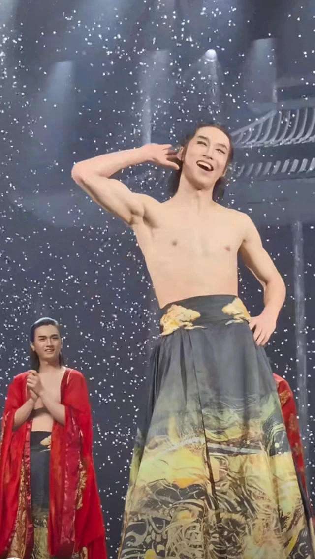 《叹春风》与中国“男色经济”:女性欲望如何变成一门生意? - 3