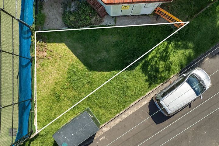 悉尼一处35平米空置草地竟卖出$18.9万高价，未来计划改建为微型外卖咖啡亭 - 1