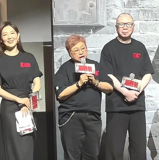 事态再升级!一句话蒸发3000万票房,韩红晚节不保,冯小刚遭牵连(组图) - 3