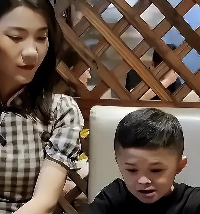 “小马云”女友曝怀了双胞胎,刚成年就当爸,引起网友热议 - 14