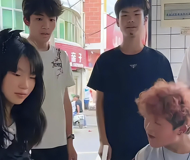 “小马云”女友曝怀了双胞胎,刚成年就当爸,引起网友热议 - 19