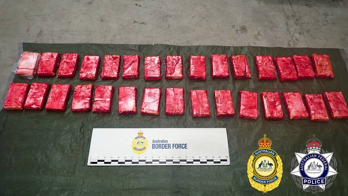 汽车零件藏120公斤毒品!澳警方突袭大型制毒工厂,6人落网 - 2