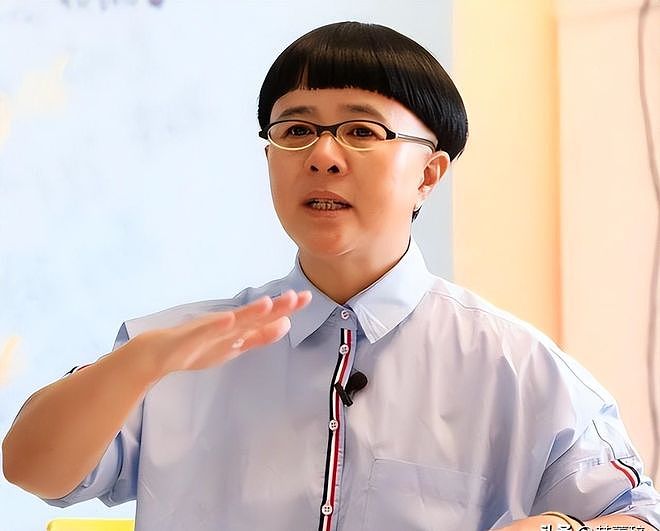 金龟子自曝每月退休金8900元,和丈夫青岛养老,被众人怒批在炫富 - 3