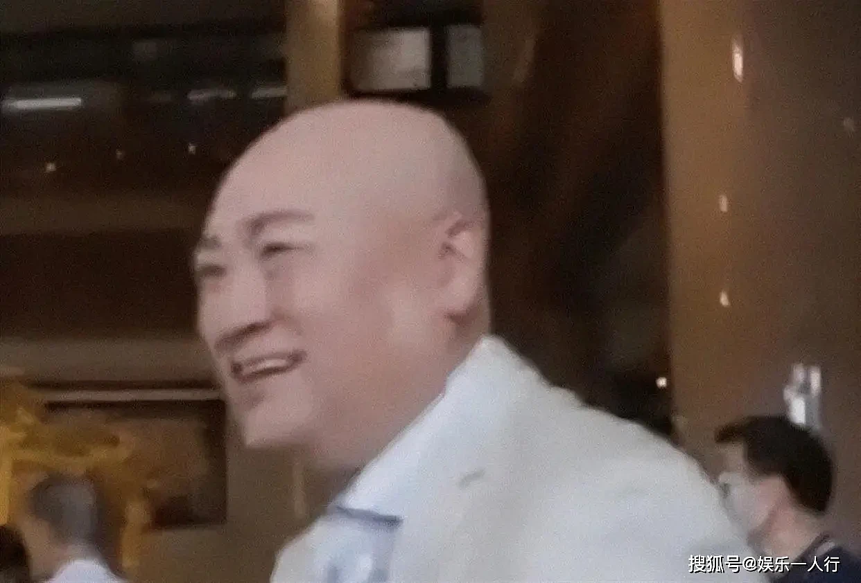 唐僧迟重瑞“新恋情”反转！挽手女子并非新欢，而是…（组图） - 3