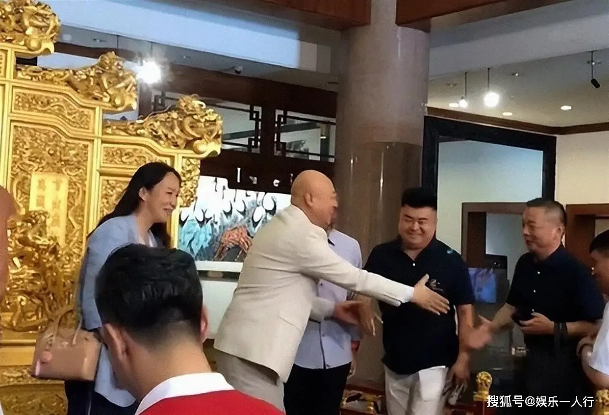 唐僧迟重瑞“新恋情”反转！挽手女子并非新欢，而是…（组图） - 5