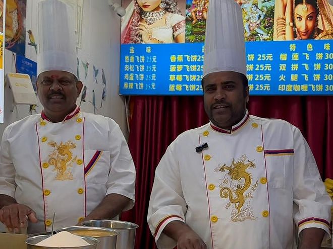 大V发文质疑:国内就业这么差,怎么还有钱补贴印度人开飞饼店? - 4