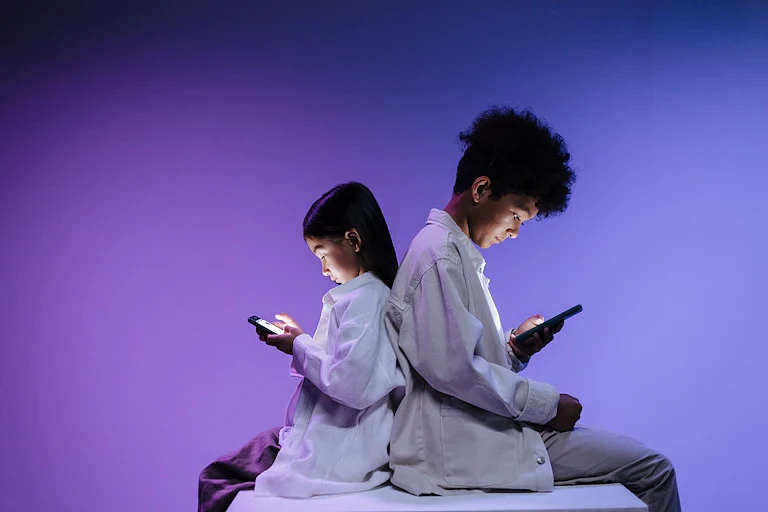 澳洲青少年社媒禁令生效半年，超8成孩子“照用不误”（图） - 1