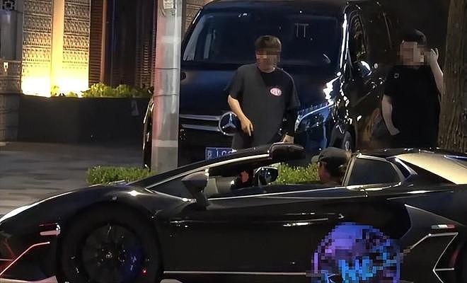 黄子韬刚收到处罚通知，徐艺洋就被曝美国产子，难堪的一幕出现（组图） - 2