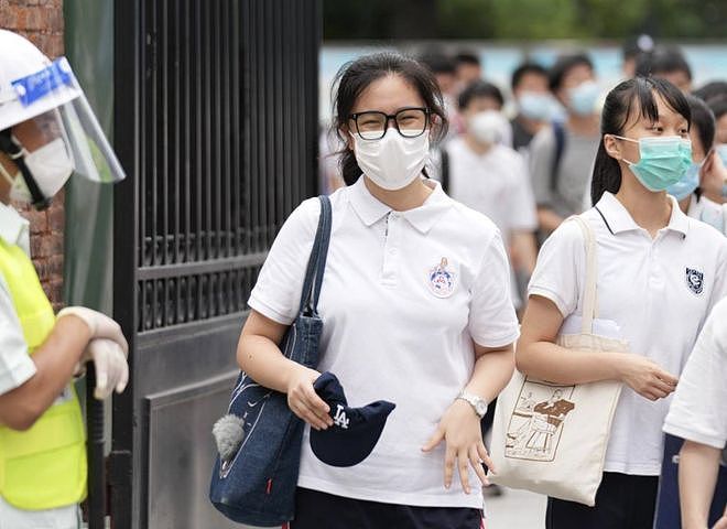 上海高考本科线403分引全网怒喷！凭啥沪爷高考，拿的是站票？（组图） - 2