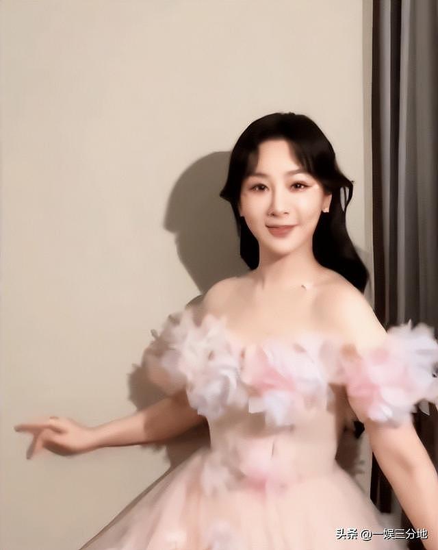 白玉兰合照：杨幂靠边站一脸不高兴，孙俪意外，C 位最有望封视后 - 11