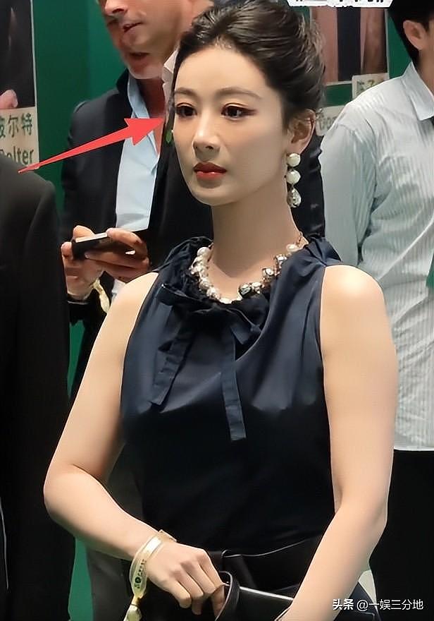 白玉兰合照：杨幂靠边站一脸不高兴，孙俪意外，C 位最有望封视后 - 14