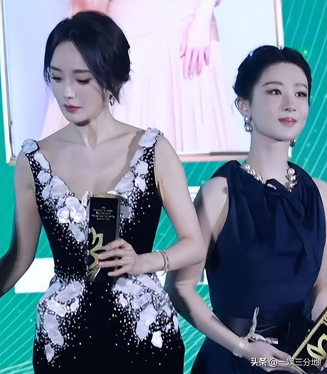 白玉兰合照：杨幂靠边站一脸不高兴，孙俪意外，C 位最有望封视后 - 32
