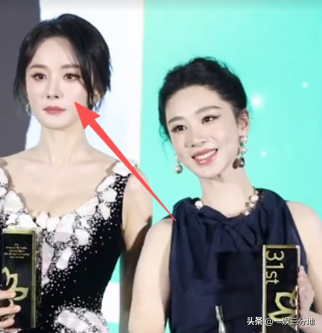 白玉兰合照：杨幂靠边站一脸不高兴，孙俪意外，C 位最有望封视后 - 33