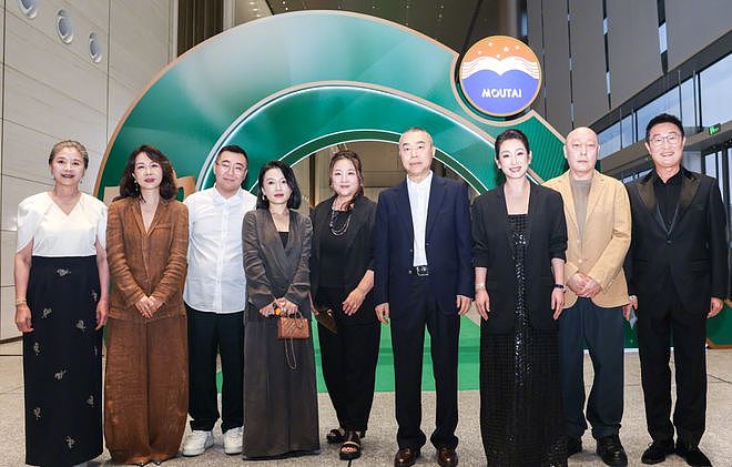 白玉兰红毯：肖战性张力拉满，杨幂腰臀比逆天，孙俪全场最佳（组图） - 1