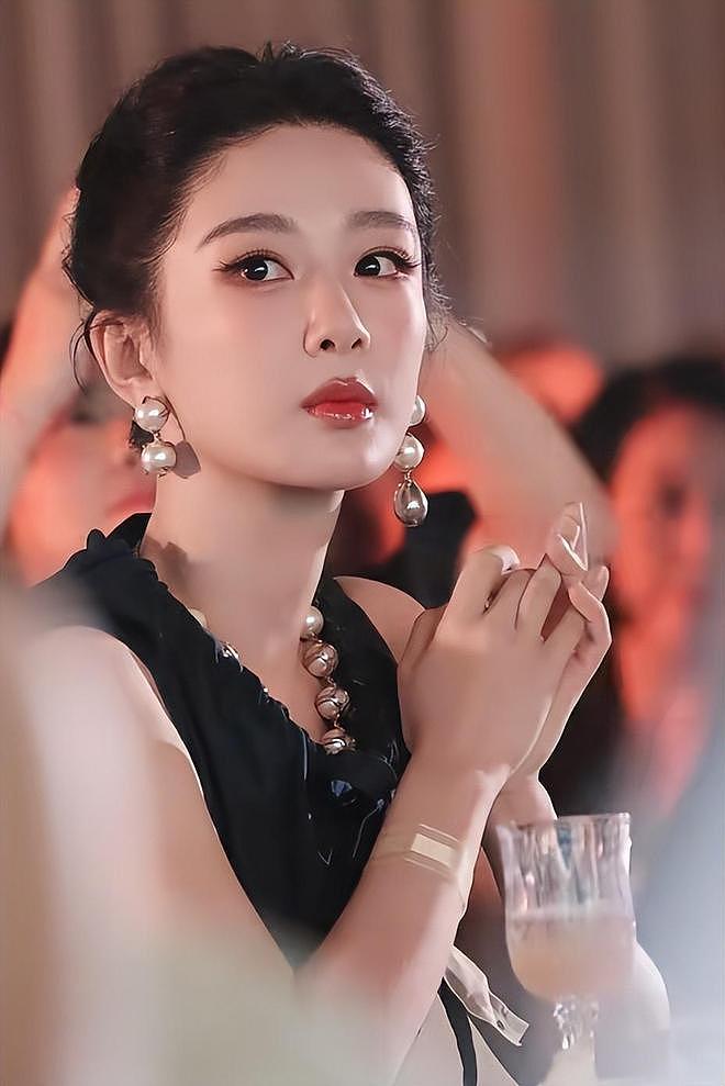 白玉兰红毯：肖战性张力拉满，杨幂腰臀比逆天，孙俪全场最佳（组图） - 16