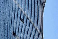 轻型机撞北京第一大楼 港媒：疑似机长单飞偏离航道失联