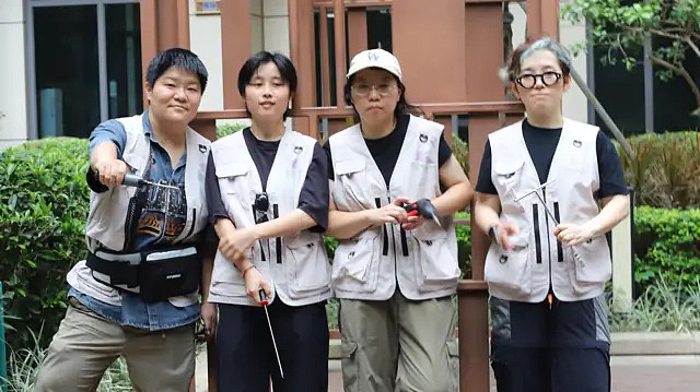 从白领到维修工：中国“全女队”走红，服务独居女性 - 1