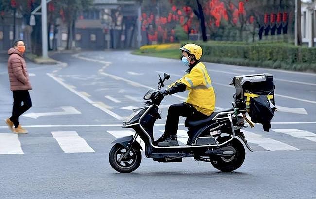 中国毕业生求职困境：好工作稀缺，圈层内推成隐形门槛（组图） - 10