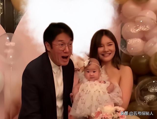 67岁香港富商与网红婚外情9年，女方连生4娃！原配毫不知情（组图） - 6
