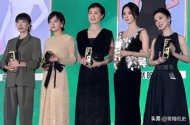 白玉兰晚宴：孙俪被指没礼貌，杨紫又矮又壮，杨幂吴越碾压全场（组图） - 15