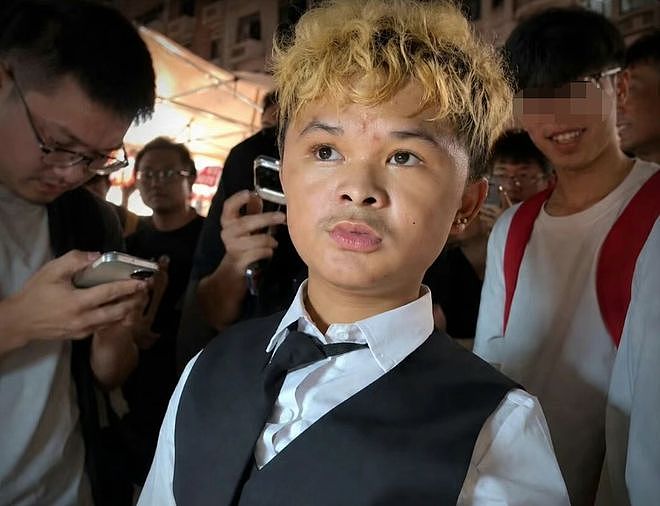 “小马云”坐豪车现身浙江，一路美女香车！直播带货争议不断（组图） - 1