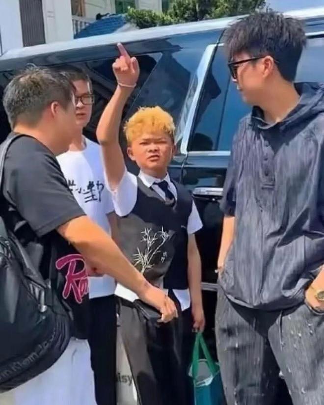 “小马云”坐豪车现身浙江，一路美女香车！直播带货争议不断（组图） - 5