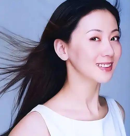 49岁仍单身！曾因 “全裸写真” 遭全网唾骂，现在她活成了这样（组图） - 9