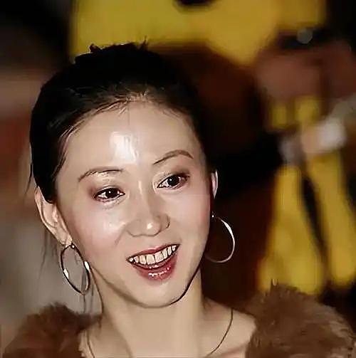 49岁仍单身！曾因 “全裸写真” 遭全网唾骂，现在她活成了这样（组图） - 12