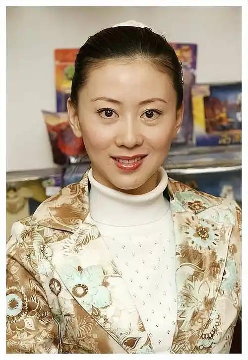 49岁仍单身！曾因 “全裸写真” 遭全网唾骂，现在她活成了这样（组图） - 17