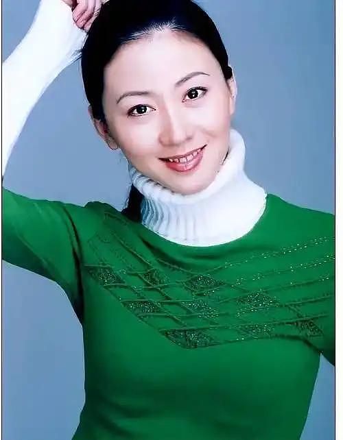 49岁仍单身！曾因 “全裸写真” 遭全网唾骂，现在她活成了这样（组图） - 20