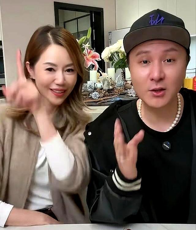 在上海滩风光20多年，女主持直播时痛哭！揭露前夫真面目，大谈陪读妈妈异国艰辛（组图） - 4