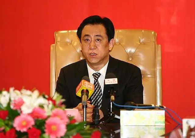 最后的疯狂：许家印被抓捕的失控三秒钟，简直是惊心动魄 - 4
