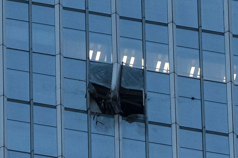 北京小飞机撞击中信大厦，官方证实驾驶死亡13人伤 - 2