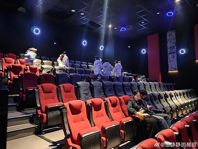 冯小刚新片票房惨败，袁立发文嘲讽其时代终结 - 8