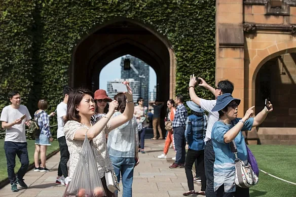 中国留学生人数暴跌，澳洲高校“降门槛”！录取分数下调，增设奖学金（组图） - 2