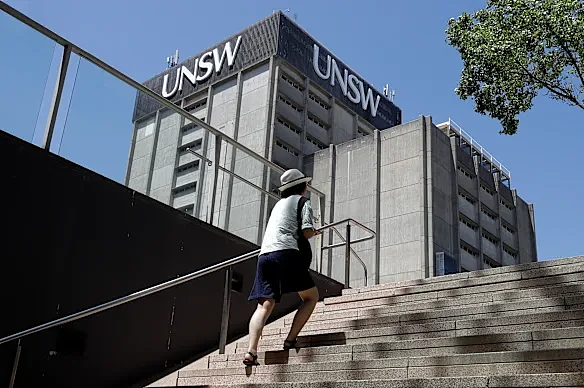 中国留学生人数暴跌，澳洲高校“降门槛”！录取分数下调，增设奖学金（组图） - 3