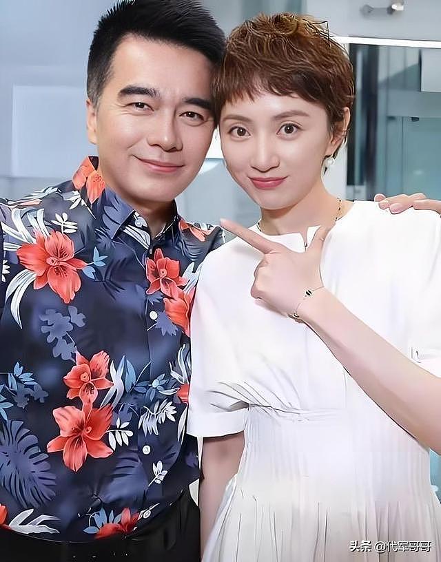 62岁许亚军近况曝光！四婚娶美女张澍生下一子，如今成宠妻狂魔 - 6