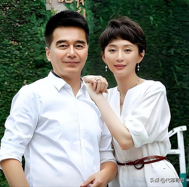 62岁许亚军近况曝光！四婚娶美女张澍生下一子，如今成宠妻狂魔 - 8