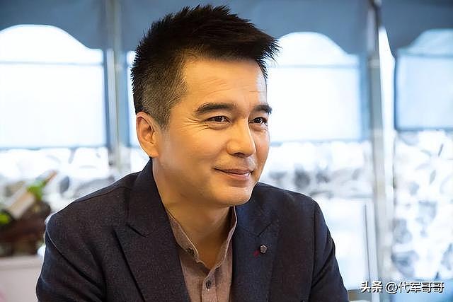 62岁许亚军近况曝光！四婚娶美女张澍生下一子，如今成宠妻狂魔 - 10