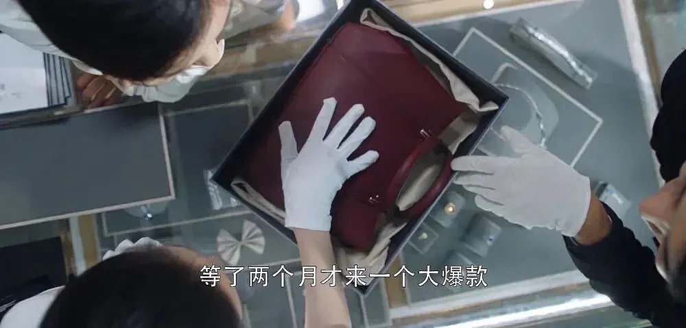 “剪掉一亿张信用卡”，中国人不想欠银行钱了？（组图） - 2