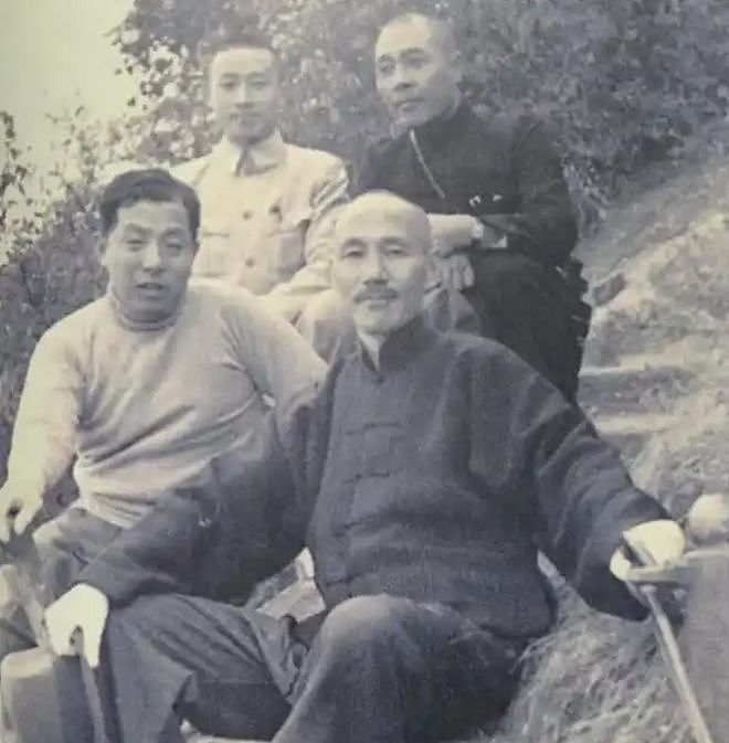 台湾中将：张学良被终身软禁一点不冤，西安打光了老蒋的御林军（组图） - 3