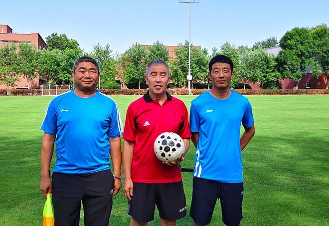 67岁陆俊罕见露面！曾作为中国“金哨”参加世界杯，已出狱12年（组图） - 3