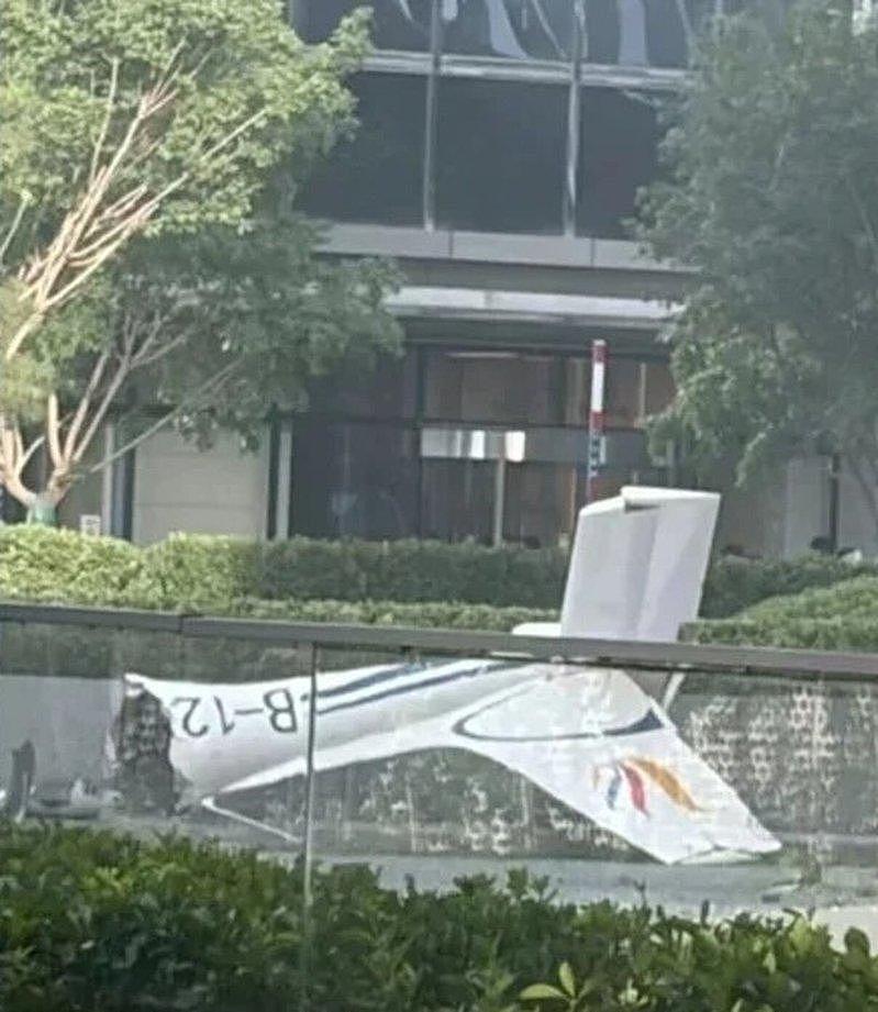 北京小飞机撞中国尊酿伤亡，当局发布最严禁空令 - 1