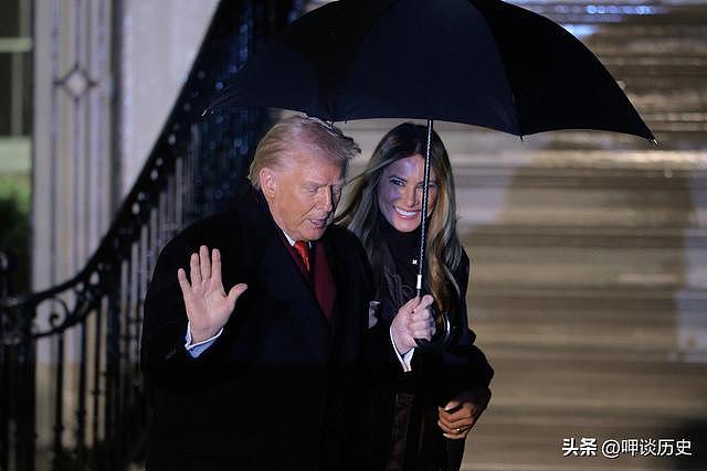 白宫女秘书哥哥发声：她和总统特朗普的关系不太正常！亲密过头了（组图） - 12