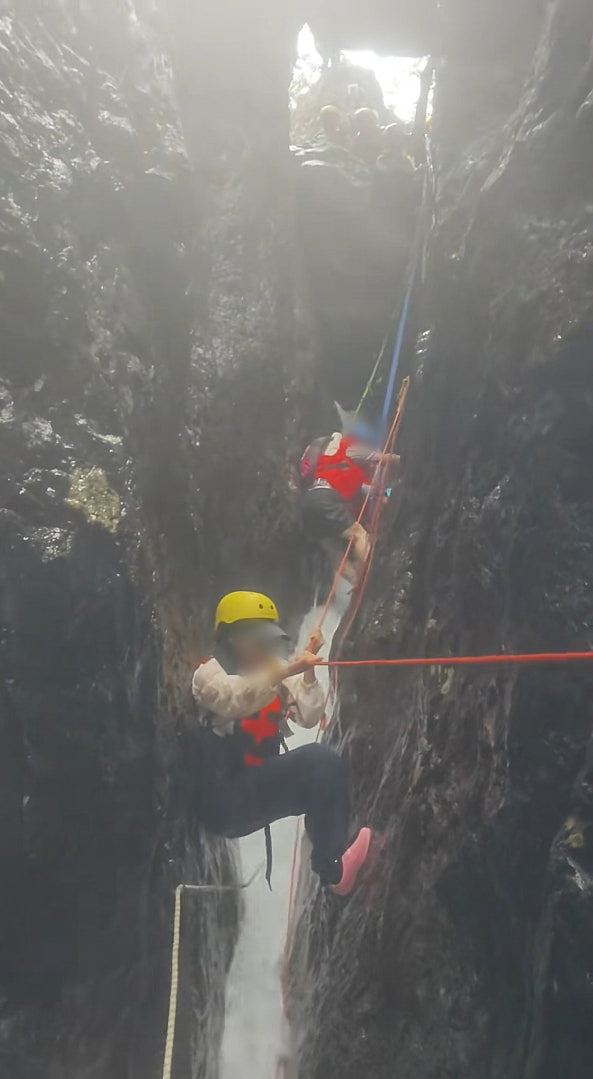 福建背包客闯“刺刀峡谷”，5人溺毙4人获救！事发地非景区，设有警示牌（组图） - 3