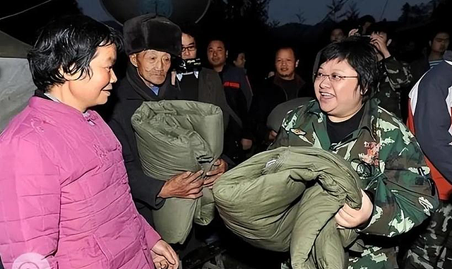 谎话连篇、贪污上亿、假慈善、高调炫富？韩红身上标签哪些是真的（组图） - 9