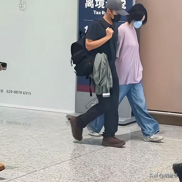谢霆锋王菲离开西安！两人全程十指紧扣，谢霆锋穿增高鞋没女友高 - 19